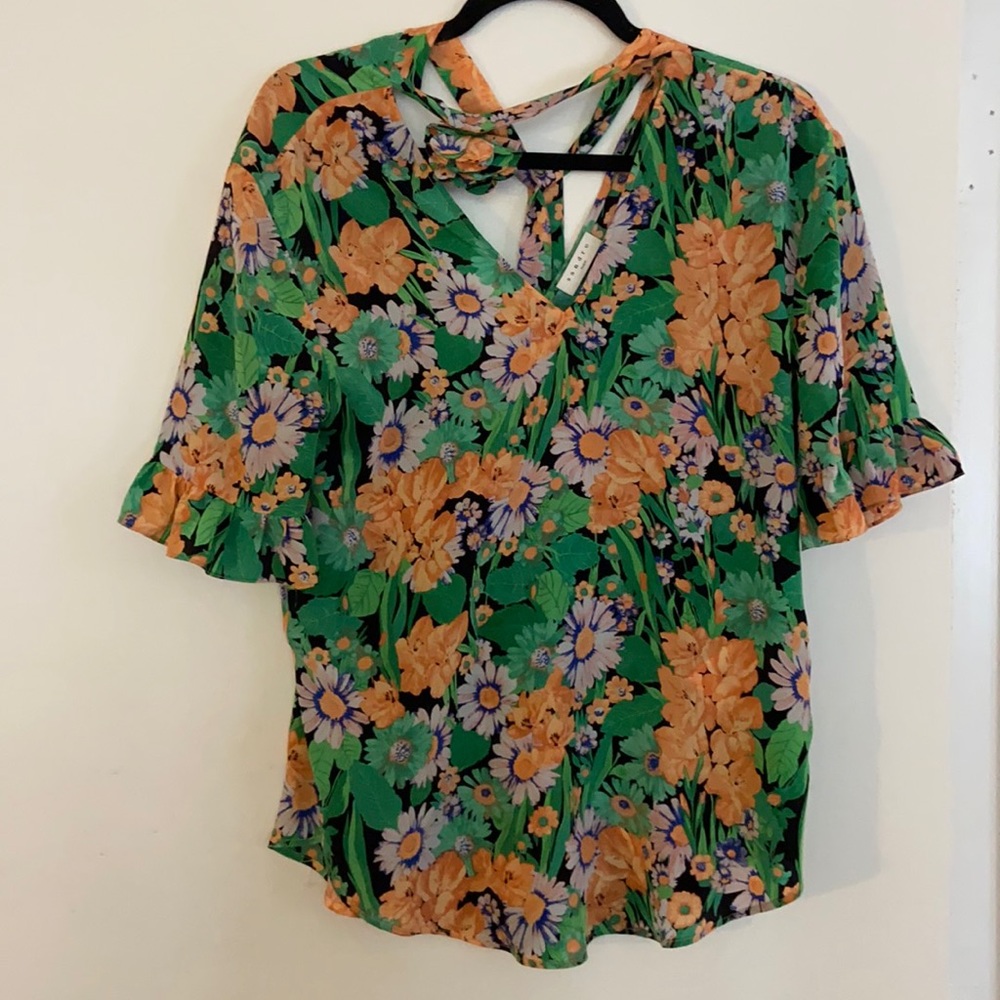 Floral ruffle sleeve top